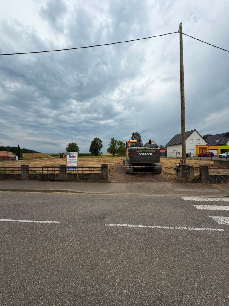 Démolition d’une maison avec grange à Falkwiller, chantier Kayser TP Démolition