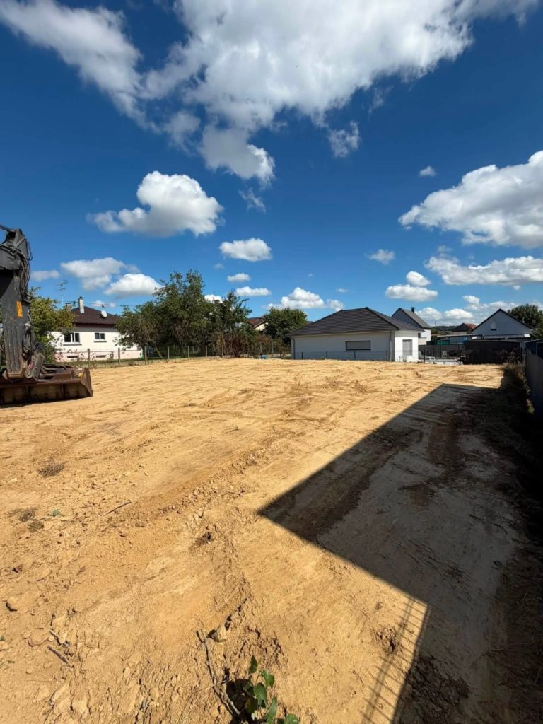 Démolition et remise à niveau de terrain, chantier Kayser TP Démolition