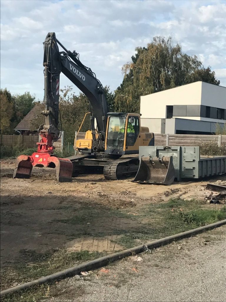 Grappin de tri et bennes sur le chantier de Spechbach-le-Haut