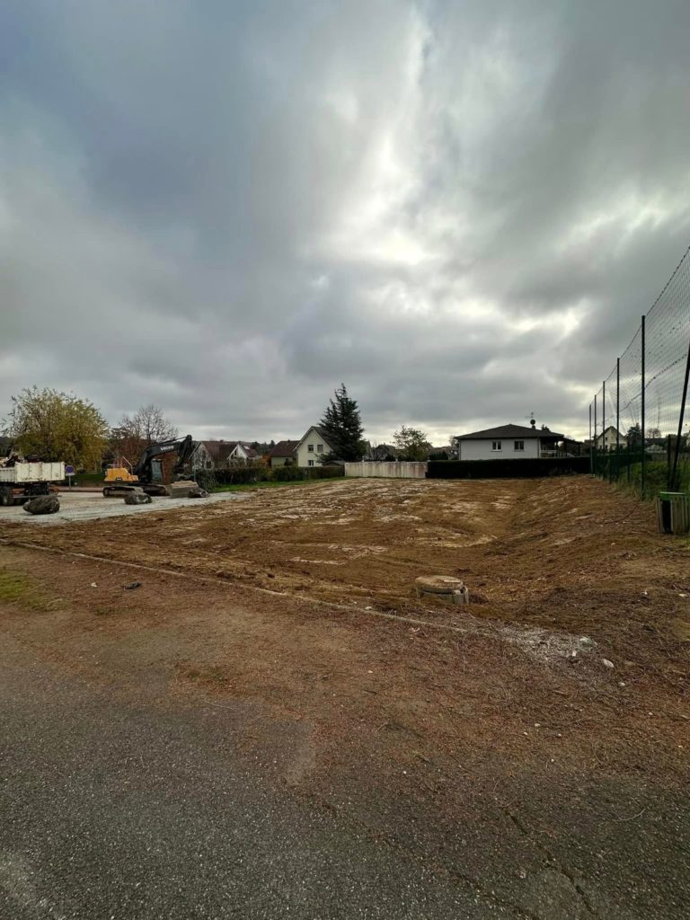 Terrain remis à niveau à Hecken après la démolition du court